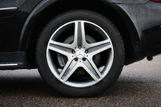 Mercedes-Benz ML 63 AMG ML 63 AMG Farmari (AC) 4ov 6208cm3 A, vm. 2010, 197 tkm (12 / 27)