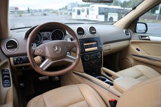 Mercedes-Benz ML 63 AMG ML 63 AMG Farmari (AC) 4ov 6208cm3 A, vm. 2010, 197 tkm (14 / 27)