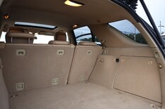 Mercedes-Benz ML 63 AMG ML 63 AMG Farmari (AC) 4ov 6208cm3 A, vm. 2010, 197 tkm (26 / 27)