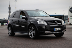 Mercedes-Benz ML 63 AMG ML 63 AMG Farmari (AC) 4ov 6208cm3 A, vm. 2010, 197 tkm (3 / 27)