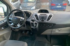 Ford Tourneo Custom 300 2,2TDCi 125 hv Trend M6 M1 L2H1 FWD 4,19, vm. 2013, 305 tkm (10 / 13)