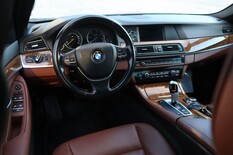 BMW 520 A F10 Sedan Business, vm. 2011, 261 tkm (5 / 9)