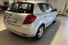 Kia cee'd 1,6 EX HB 5D A/T, vm. 2009, 133 tkm (4 / 12)