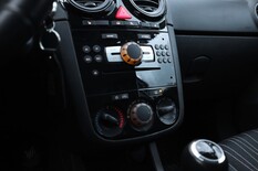 Opel Corsa 5-ov  1,3 CDTI, vm. 2011, 125 tkm (14 / 23)