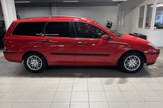 Ford Focus 1,6i 100hv Comfort Wagon, vm. 2004, 235 tkm (3 / 12)