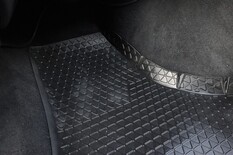 Volkswagen Caravelle Comfortline 2,0 TDI 132 kW 4Motion DSG pakettiauto, vm. 2011, 238 tkm (18 / 21)