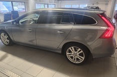 Volvo V60 2,0T Momentum aut, vm. 2011, 284 tkm (5 / 14)