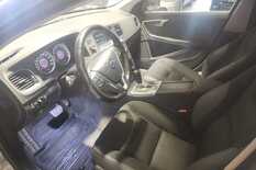 Volvo V60 2,0T Momentum aut, vm. 2011, 284 tkm (7 / 14)