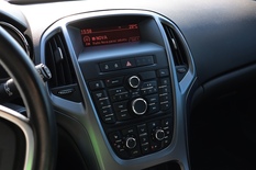 Opel Astra Sports Tourer Enjoy 1,4 Turbo ecoFLEX Start/Stop 88kW MT6, vm. 2014, 175 tkm (9 / 19)