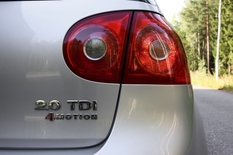 Volkswagen Golf 2,0 TDI 103 kW PowerDiesel 4MOTION Sportline 4d, vm. 2006, 278 tkm (6 / 19)