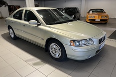 Volvo S60 2,4 170hv Momentum BUSINESS, vm. 2005, 420 tkm (2 / 12)