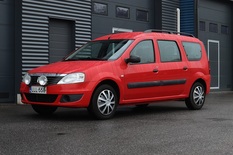 Dacia Logan MCV e4 1,6 16V Hi-Flex 105hv 5MT 7p Ambiance, vm. 2010, 230 tkm (2 / 27)