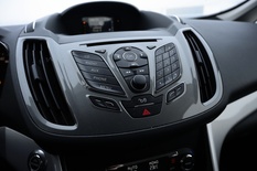 Ford C-Max 2,0 TDCi 163 hv PowerShift autom. Titanium A6 5-ovinen, vm. 2011, 272 tkm (15 / 27)