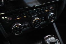 Skoda Octavia Combi 2,0 TDI 184 4x4 RS DSG Autom., vm. 2018, 385 tkm (16 / 26)