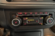 Volkswagen Tiguan Sport & Style 1,4 TSI 110 kW 4MOTION, vm. 2010, 235 tkm (12 / 20)