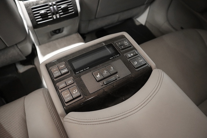 Lexus LS LS460 Sedan (AA) 4ov 4608cm3 A - Juuri katsastettu!!, vm. 2007, 216 tkm (35 / 37)