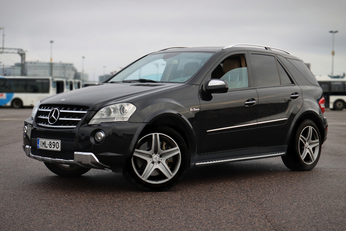 Mercedes-Benz ML 63 AMG ML 63 AMG Farmari (AC) 4ov 6208cm3 A, vm. 2010, 197 tkm (1 / 27)