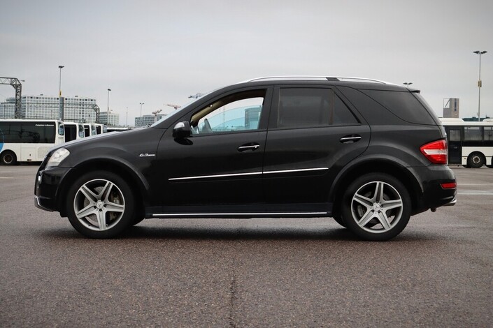Mercedes-Benz ML 63 AMG ML 63 AMG Farmari (AC) 4ov 6208cm3 A, vm. 2010, 197 tkm (4 / 27)