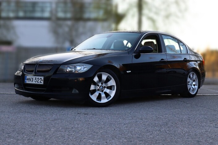BMW 325 i - Juuri katsastettu!!, vm. 2005, 250 tkm (1 / 12)
