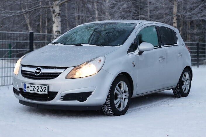 Opel Corsa 5-ov  1,3 CDTI, vm. 2011, 125 tkm (1 / 23)