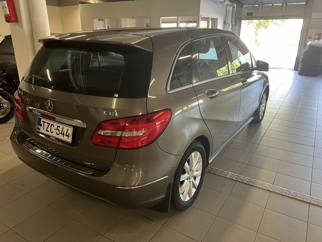 Mercedes-Benz B 180 CDI BE A Premium Business, vm. 2013, 135 tkm (3 / 15)