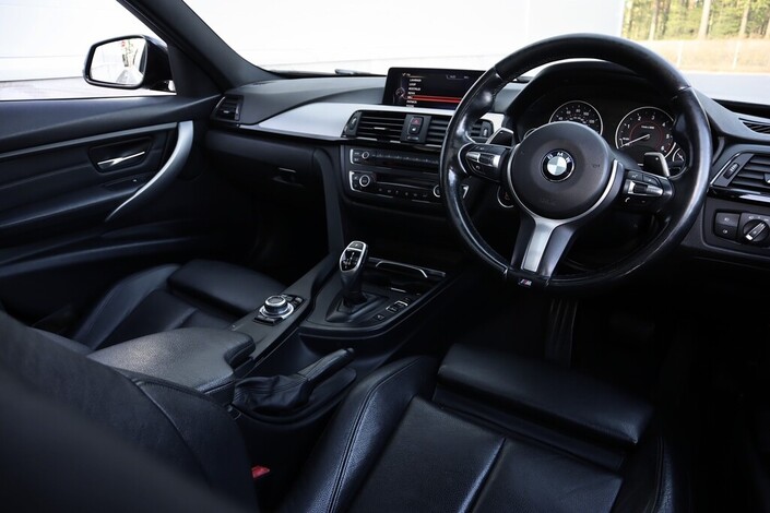 BMW 330 TwinPower Turbo A xDrive F31 Touring M-Sport, vm. 2013, 205 tkm (13 / 25)