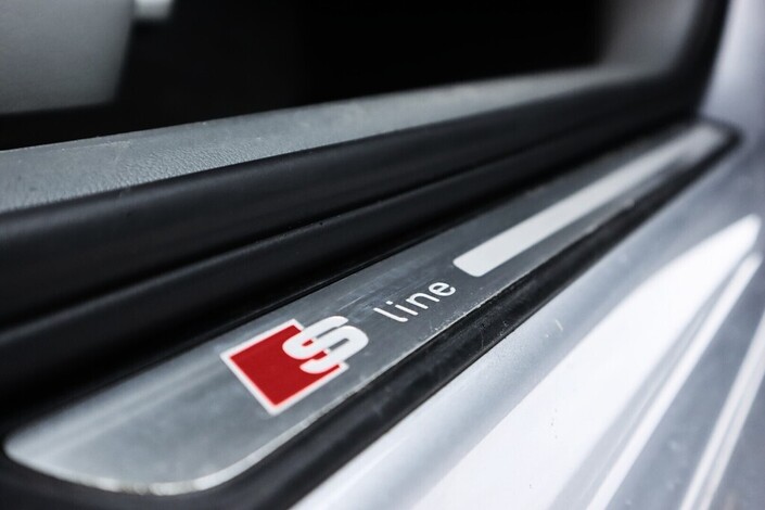 Audi A4 Sedan Business Sport S-Line 1,8 TFSI 125 kW multitronic, vm. 2015, 154 tkm (11 / 24)