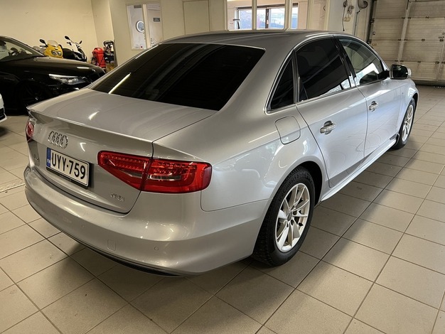 Audi A4 Sedan Business Sport S-Line 1,8 TFSI 125 kW multitronic, vm. 2015, 144 tkm (4 / 10)