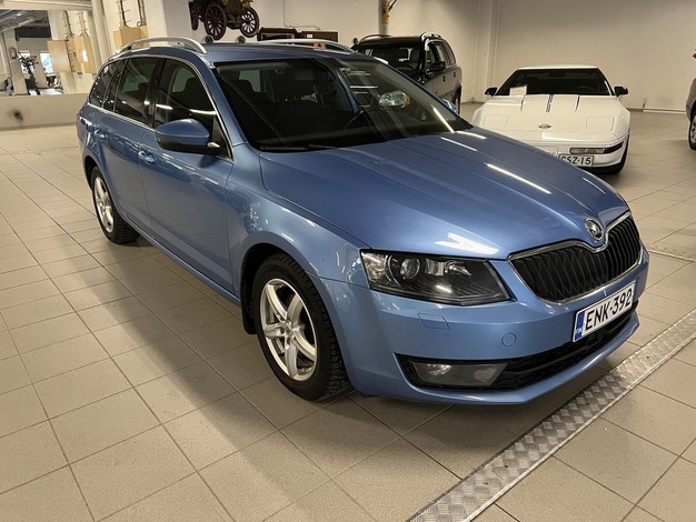 Skoda Octavia Combi 1,6 TDI 105 Elegance DSG Autom., vm. 2015, 294 tkm (2 / 12)