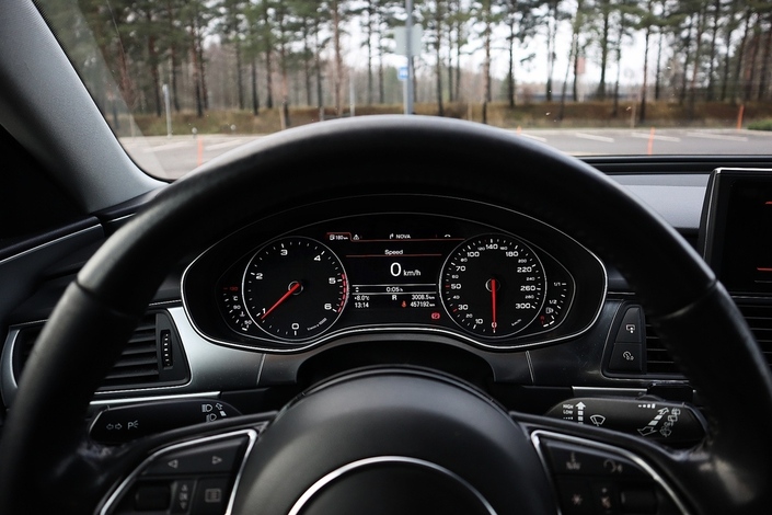 Audi A6 Avant Business Plus Edition 2,0 TDI 130 kW multitronic Start-Stop, vm. 2014, 457 tkm (18 / 38)