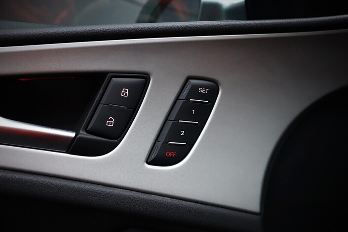 Audi A6 Avant Business Plus Edition 2,0 TDI 130 kW multitronic Start-Stop, vm. 2014, 457 tkm (26 / 38)