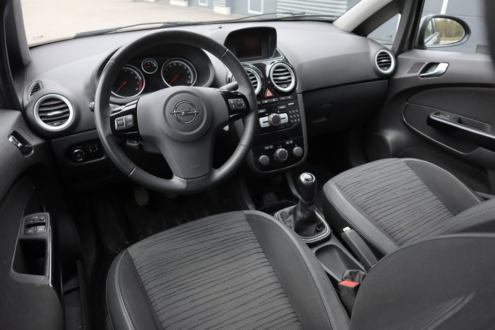 Opel Corsa 5-ov Active Edition 1,2 ecoFLEX Start/Stop 63kW MT5, vm. 2014, 131 tkm (10 / 15)