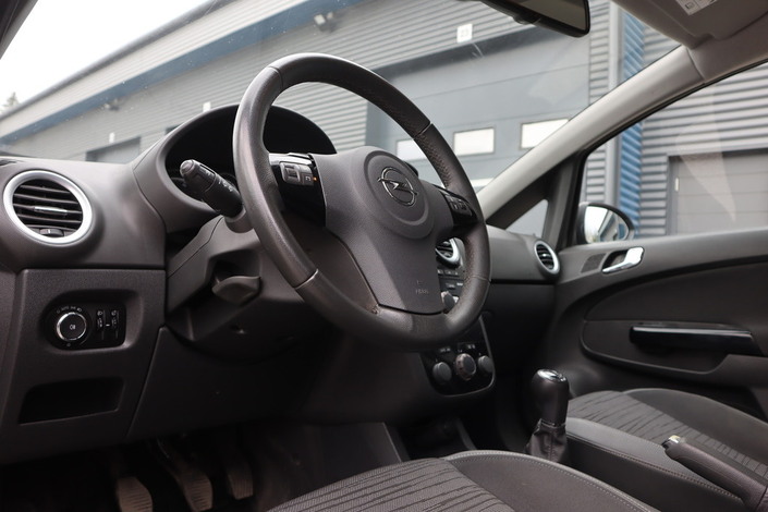 Opel Corsa 5-ov Active Edition 1,2 ecoFLEX Start/Stop 63kW MT5, vm. 2014, 131 tkm (12 / 15)