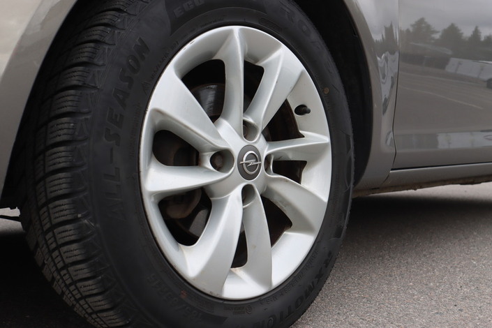 Opel Corsa 5-ov Active Edition 1,2 ecoFLEX Start/Stop 63kW MT5, vm. 2014, 131 tkm (9 / 15)