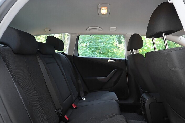 Volkswagen Passat Variant Comfortline 1,4 TSI 90 kW (122 hv) DSG-automaatti BlueMotion Technology, vm. 2010, 206 tkm (18 / 24)