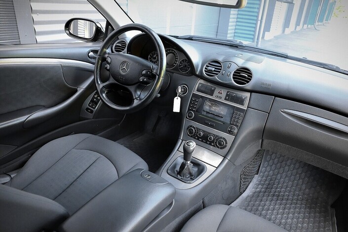 Mercedes-Benz CLK 200 Kompressor Coupe, vm. 2005, 232 tkm (9 / 18)