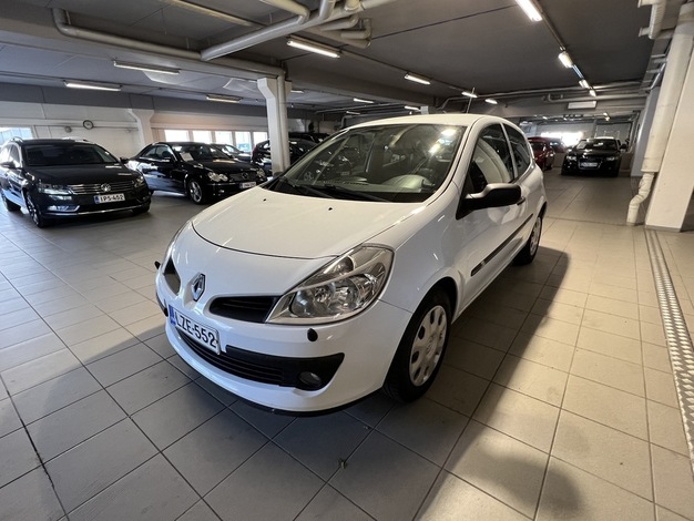 Renault Clio III Authentique 1,2 16v 3ov, vm. 2009, 242 tkm (1 / 8)