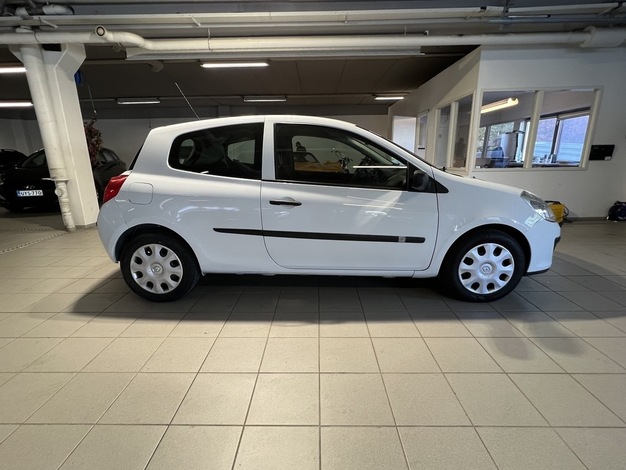Renault Clio III Authentique 1,2 16v 3ov, vm. 2009, 242 tkm (3 / 8)