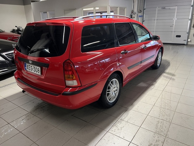 Ford Focus 1,6i 100hv Comfort Wagon, vm. 2004, 235 tkm (4 / 12)