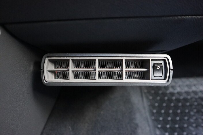 Volkswagen Caravelle Comfortline 2,0 TDI 132 kW 4Motion DSG pakettiauto, vm. 2011, 238 tkm (15 / 21)