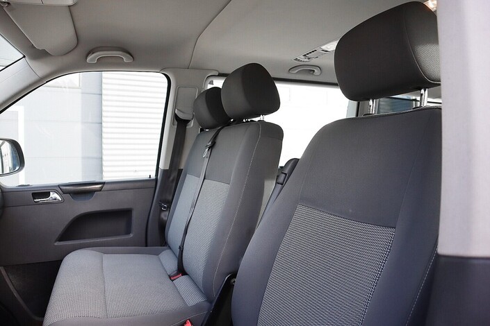 Volkswagen Caravelle Comfortline 2,0 TDI 132 kW 4Motion DSG pakettiauto, vm. 2011, 238 tkm (16 / 21)