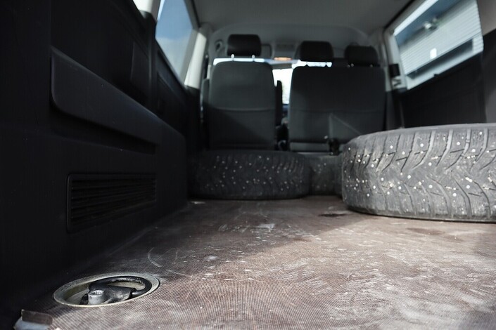 Volkswagen Caravelle Comfortline 2,0 TDI 132 kW 4Motion DSG pakettiauto, vm. 2011, 238 tkm (20 / 21)