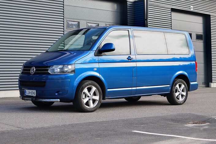 Volkswagen Caravelle Comfortline 2,0 TDI 132 kW 4Motion DSG pakettiauto, vm. 2011, 238 tkm (3 / 21)