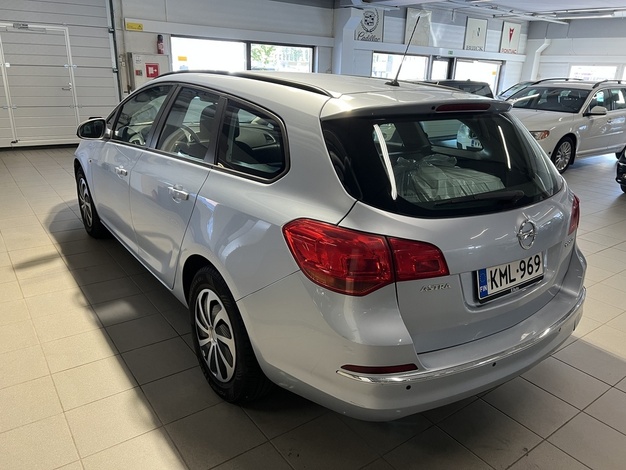 Opel Astra Sports Tourer Enjoy 1,4 Turbo ecoFLEX Start/Stop 88kW MT6, vm. 2014, 175 tkm (17 / 19)