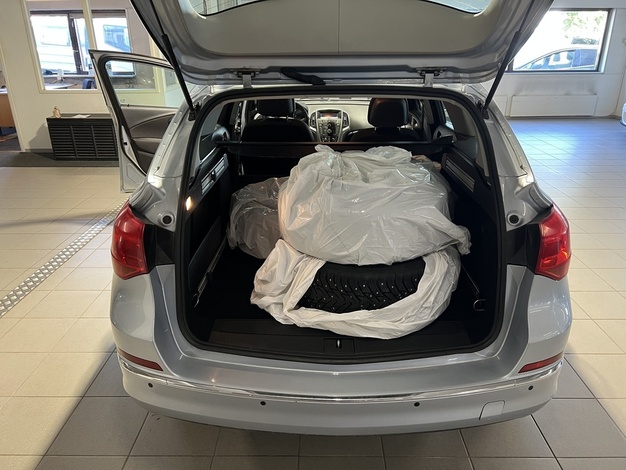 Opel Astra Sports Tourer Enjoy 1,4 Turbo ecoFLEX Start/Stop 88kW MT6, vm. 2014, 175 tkm (19 / 19)