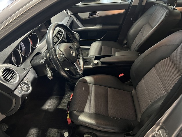 Mercedes-Benz C 200 CDI BE T, vm. 2011, 406 tkm (6 / 8)