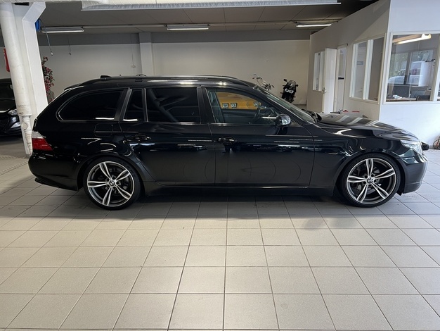 BMW 520 E61 Touring, vm. 2008, 345 tkm (3 / 12)