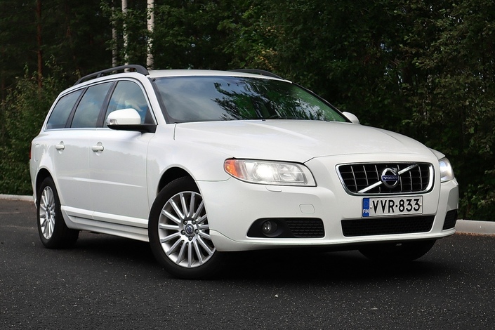Volvo V70 D5 AWD Momentum Business aut, vm. 2011, 371 tkm (1 / 15)