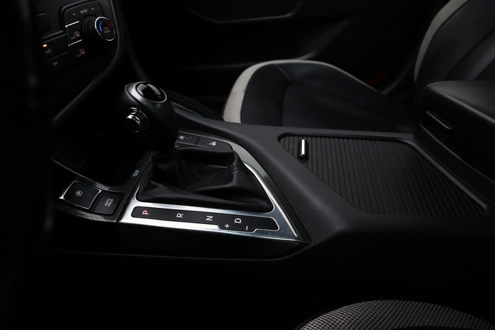 Kia Optima 2,0 EX A/T, vm. 2013, 237 tkm (16 / 27)