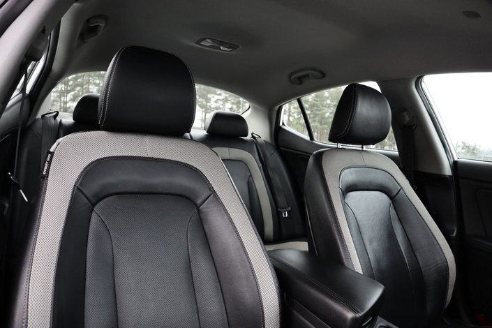 Kia Optima 2,0 EX A/T, vm. 2013, 237 tkm (23 / 27)